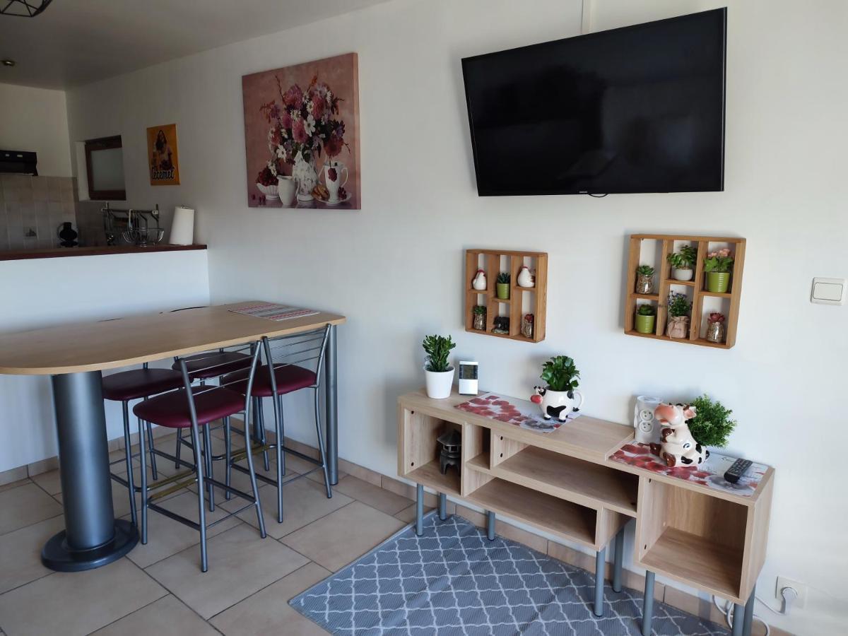 Ferienwohnung Le Champs Des Lievres Beaumont Exterior foto